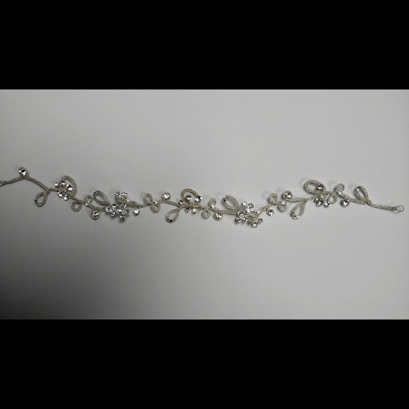 Hair Vine/ Hair Accessory for Weddings or Special Occasions NWOT - Picture 3 of 3